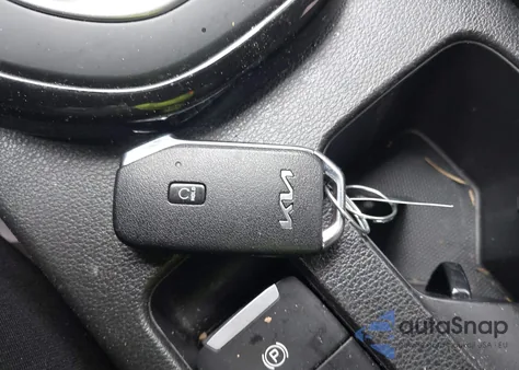 2022 Kia Forte Gt-Line z USA, uszkodzony, nr VIN 3KPF54AD4NE431993